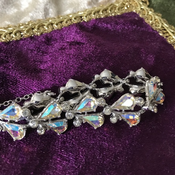 Jewelry - Vintage Rhinestone Bracelet EUC Sparkly Formal Jewelry - Vintage Rhinestone Bracelet EUC Sparkly Formal