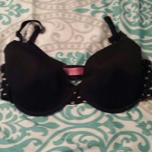 Black polka dot bra