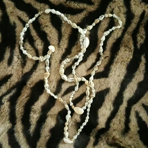 Authentic Tahiti Seashell Necklace NWOT