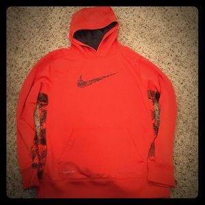 Boys Therma Fit Nike sweatshirt