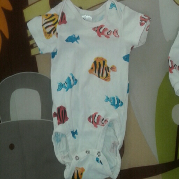 Short Set - Picture 3 of 3