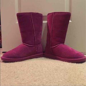 *SOLD*Plum colored authentic bear paw winter boots