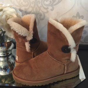 SOLD UGG Bailey Button