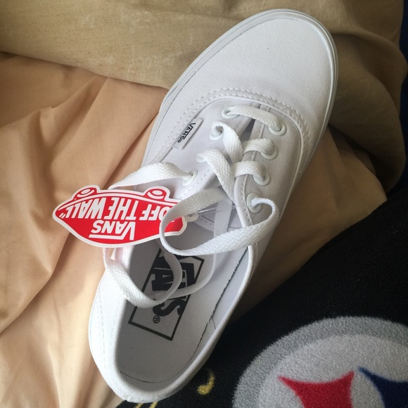 All white vans - Picture 4 of 4