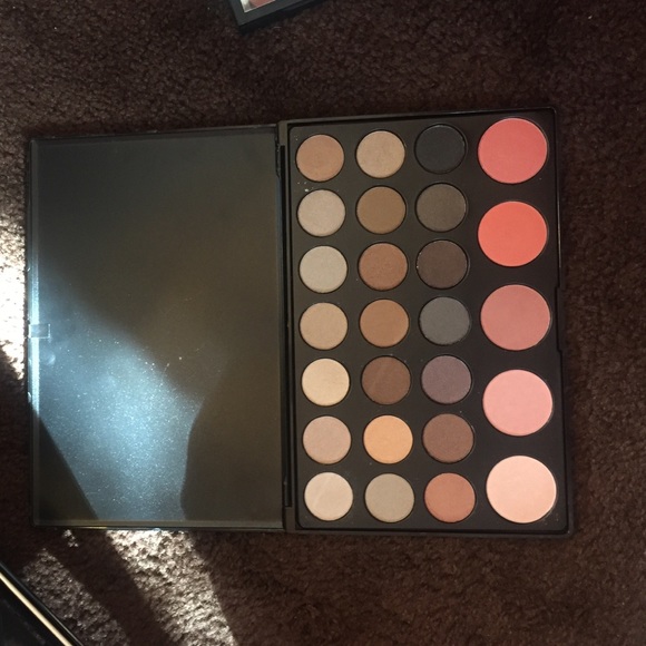 Eye & cheek palette - Picture 1 of 2