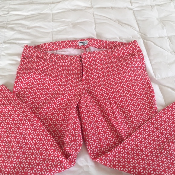 Old Navy Diva Cut Skinny Pants - Picture 3 of 3