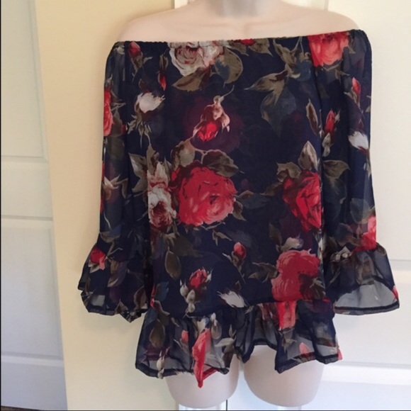LAST ONE! Beautiful floral off shoulder boho top M - Picture 2 of 4