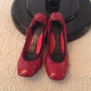 Kenneth Cole Ruby Red bBallet Flats. Size 7.5