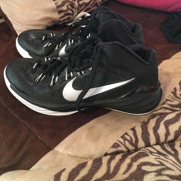 Black 2014 Nike hyperdunks