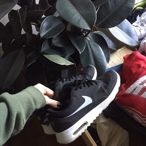 Women's air max - excellent used condition