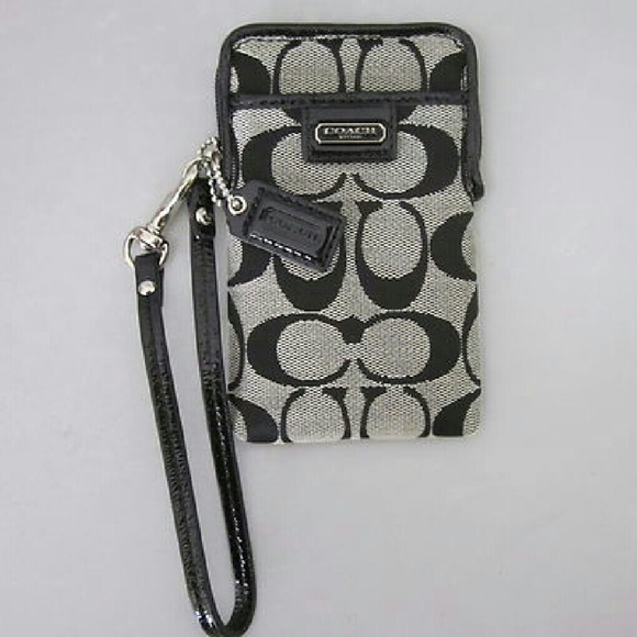 New Coach Signature Jacquard Wristlet