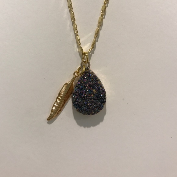 SOLD Druzy Pendant Necklace - Picture 4 of 4