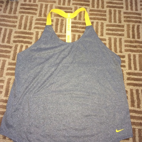 Nike workout tank