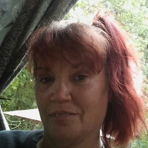 Meet your Posher, Lora