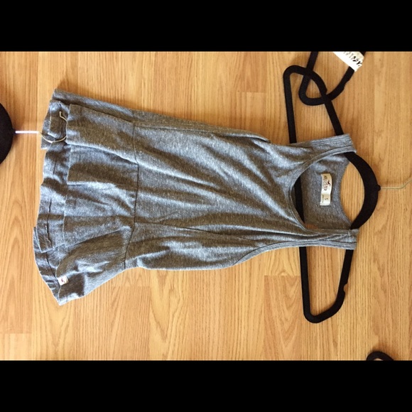 Gray hollister top