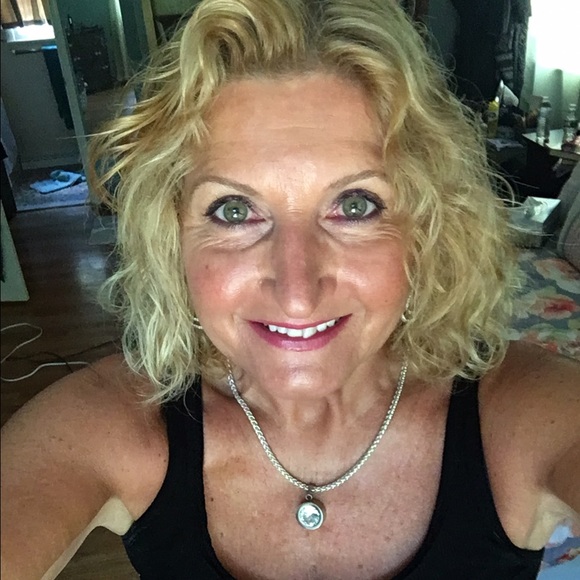 Meet your Posher, Ann - Picture 1 of 1