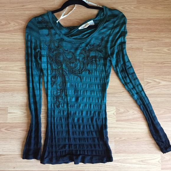 Buckle shirt , long sleeve