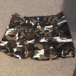 Camo mini skirt. Too cute! Flattering & stretchy!