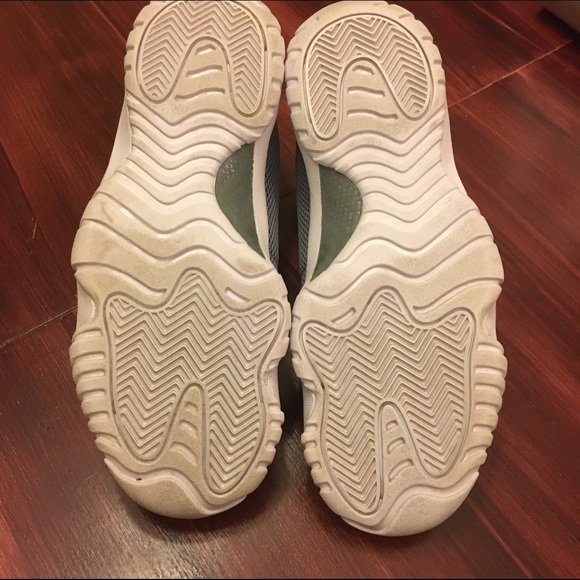 Shoes - Picture 3 of 3