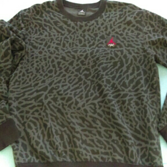 Jordan sweater L arge