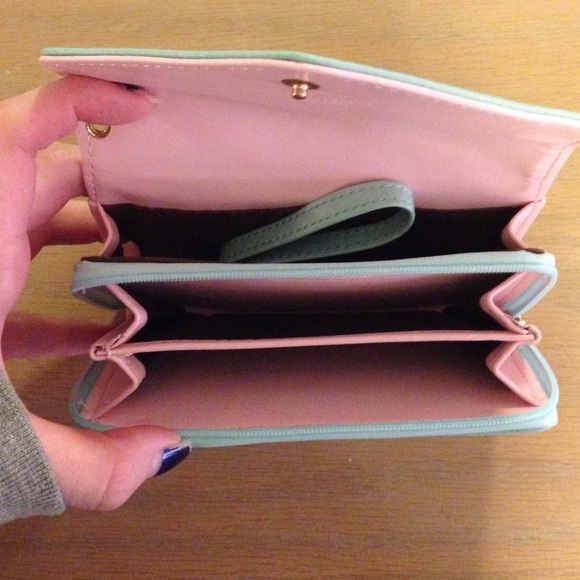 Wallet with phone holder - Picture 4 of 4