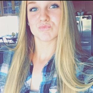 Meet your Posher, Brooke