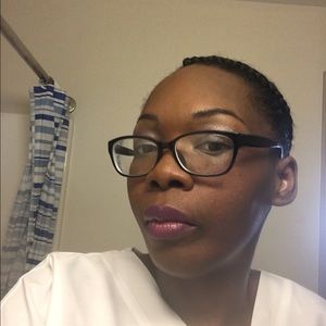 Meet your Posher, Lakisha