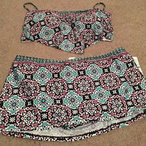 Awesome two piece. NWT wish it would have fit!
