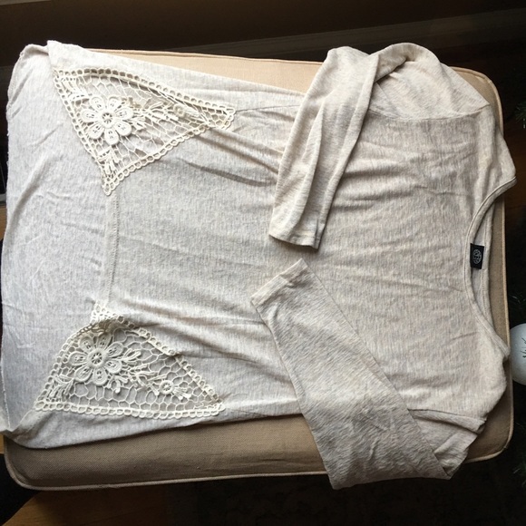 Bundle Pack! 3 long sleeve tops!