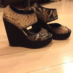 Worn Once. Rock and Republic Wedge Sandal. Size 6