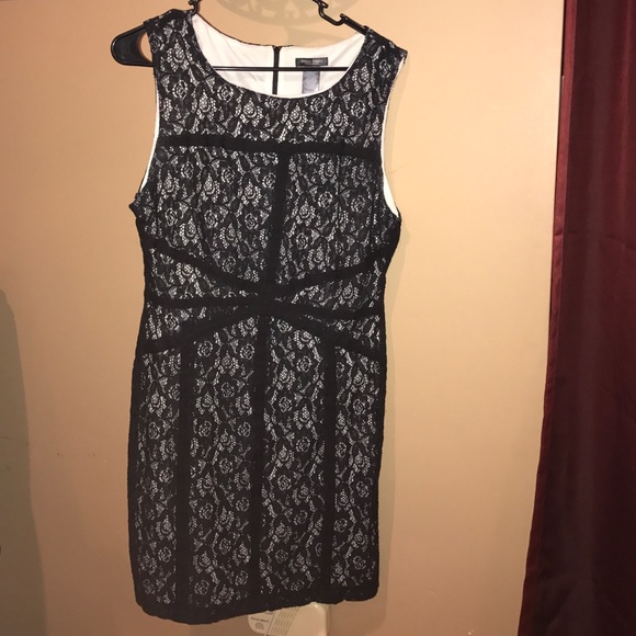Bisou Bisou sleeveless black lace sheath dress