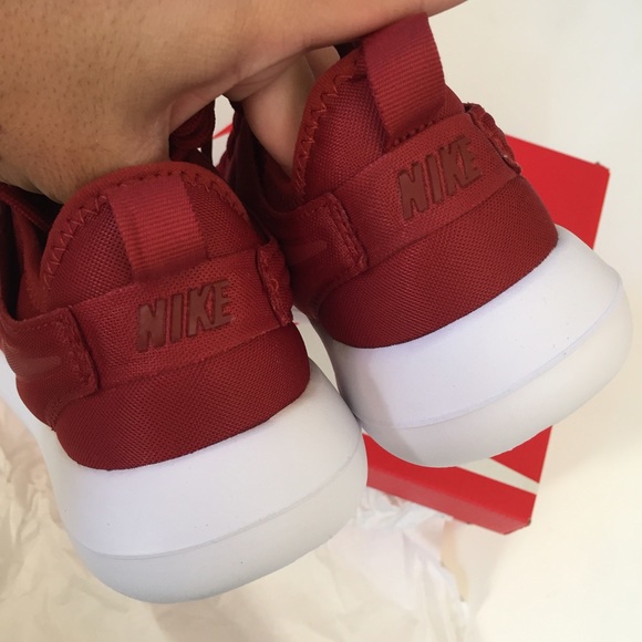 NIKE authentic Roshe two shoes Sz 10.5 new - Picture 3 of 4