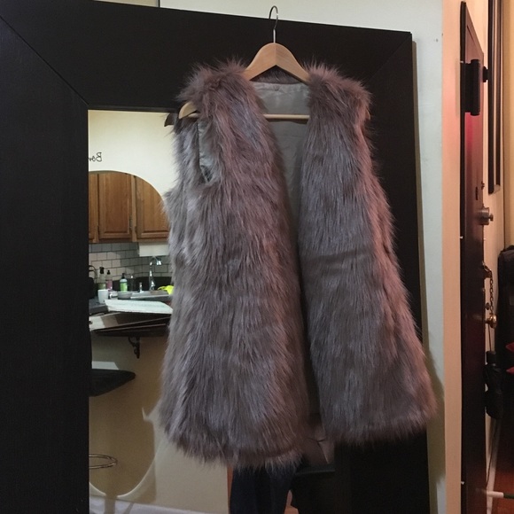 Faux fur vest - size medium