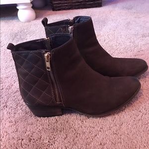 STEVE MADDEN BOOTIES