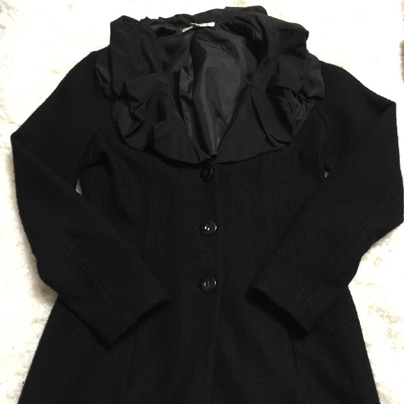 Make a statement with this sweater jacket - Picture 2 of 4