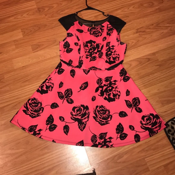 Gorgeous salmon and black rose dress