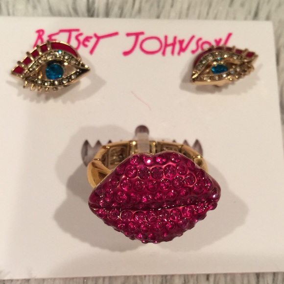 Free Betsy Johnson 👄 set