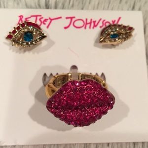 Free Betsy Johnson 👄 set