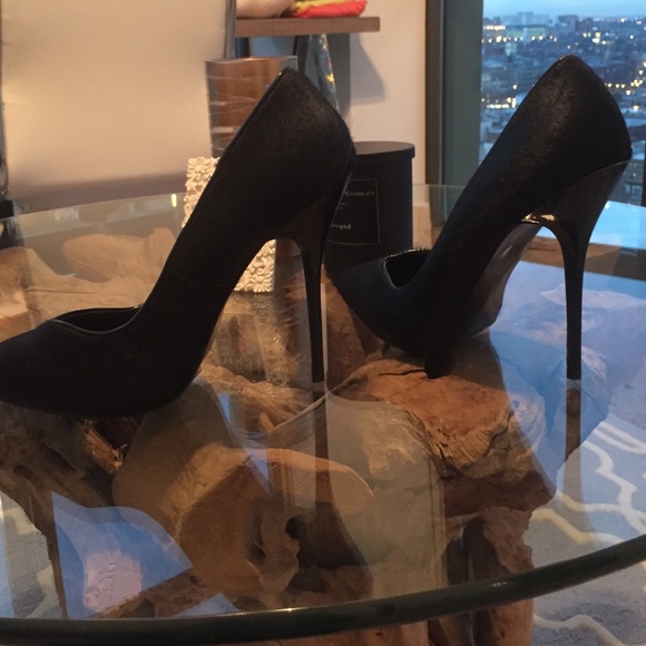 New Steve Madden Black Leather/Pony Stilettos - Picture 2 of 4