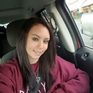 Meet your Posher, Danielle