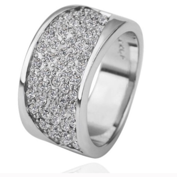 Jewelry - ✨Sparkle & Shine Brillance✨