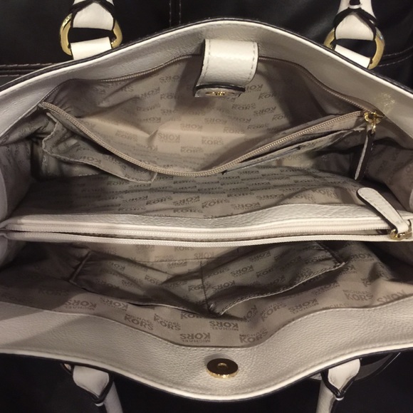 Authentic Michael Kors Large Hamilton Bag. - Picture 3 of 4