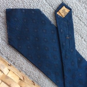Vintage Accessories - Donna Karan Indigo Blue Lucky Diamond Dad's Tie Vintage Accessories - Donna Karan Indigo Blue Lucky Diamond Dad's Tie