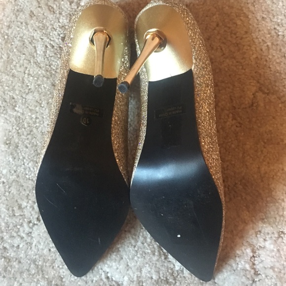 Heels - Picture 3 of 4