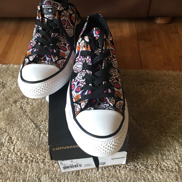Brand new Converse sugar skull print