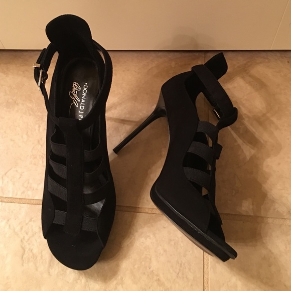 BNWT Donald J Pliner Black Suede//Elastic Pump