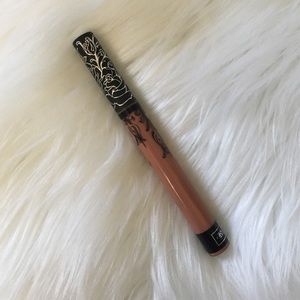 KAT Von D liquid lipstick "Bow n Arrow"