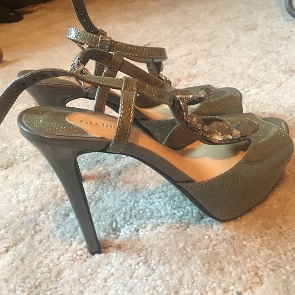 Heels - Picture 2 of 3