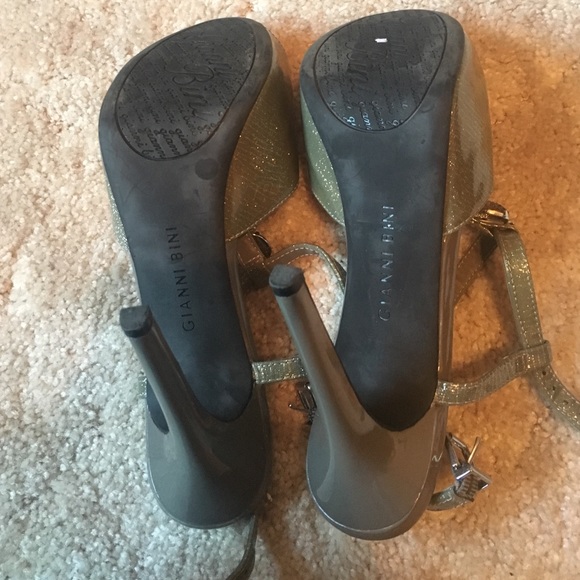 Heels - Picture 3 of 3