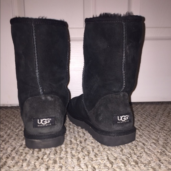 Classic Short Black Uggs